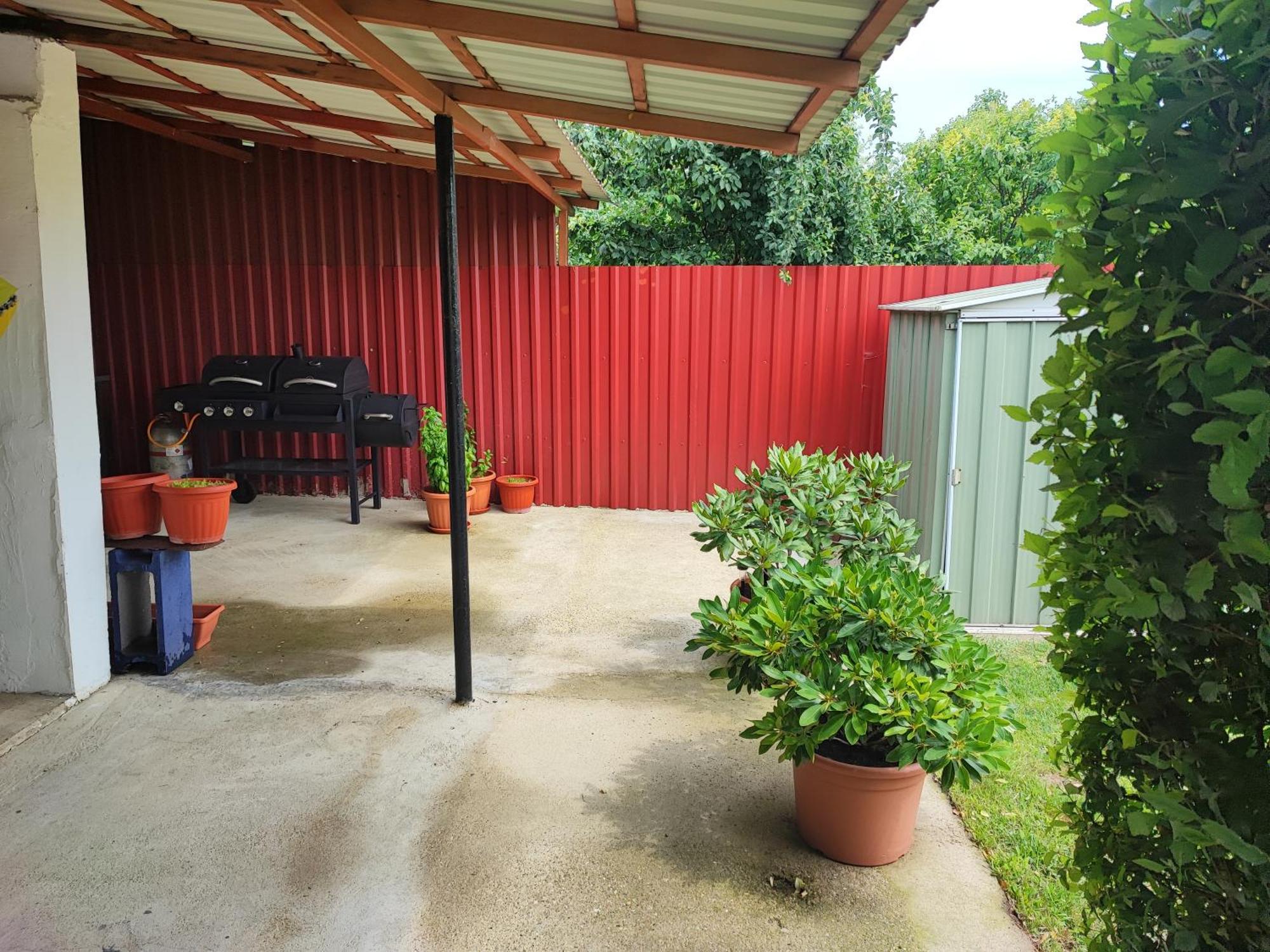 Szaffi Apartman ไฮจ์ดุสโซบอสโล ภายนอก รูปภาพ